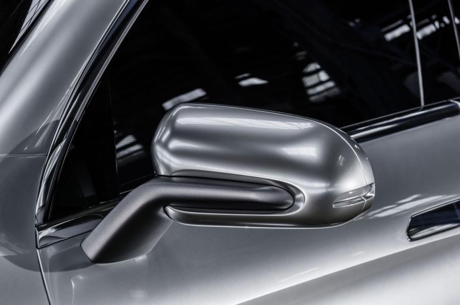  Mercedes-Benz Concept Coupe SUV 2014 года  (фото 17 из 47)